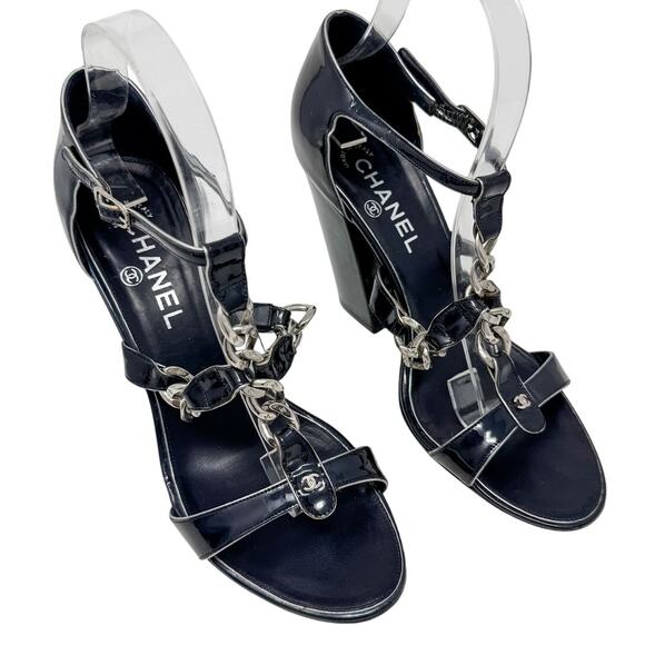 Chanel Patent & CC Logo Chain Link Navy Silver Block Heel Sandals size 39.5 - Picture 15 of 16